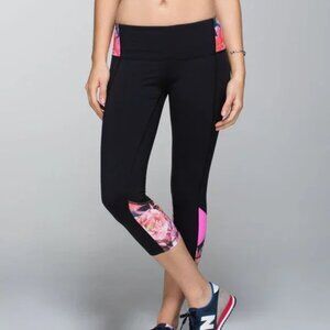 LULULEMON leggings SIZE 8 capri 3/4 flowers SECRET GARDEN LINE